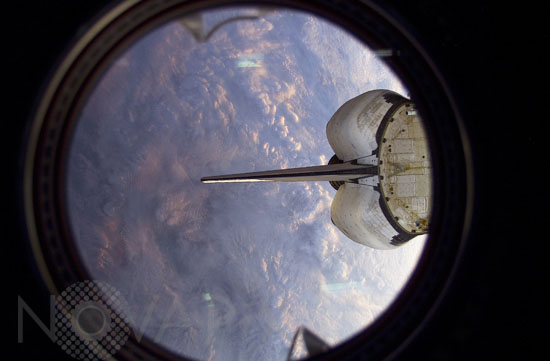 Navette Discovery en orbite vue d'ISS 03/2001