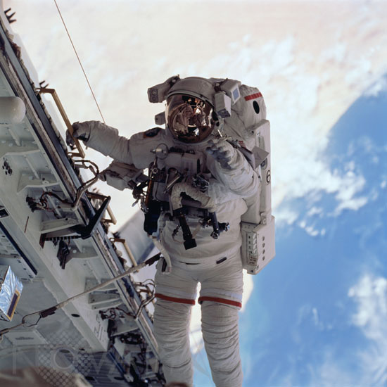 Astronaut Daniel Barry 08/2001