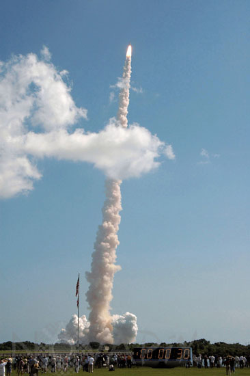 Launch of Space Shuttle Discovery Jul 26 2005