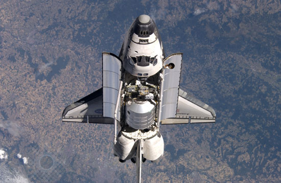 Navette Discovery STS-114 vue d'ISS 07/2005