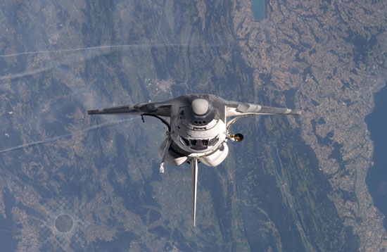 Navette Discovery STS-114 vue d'ISS 07/2005