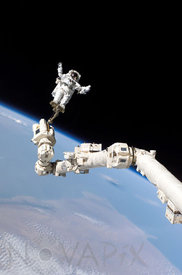 Stephen K. Robinson on ISS Canadarm2 -08/2005