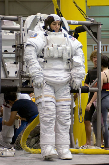 L'astronaute H.M. Stefanyshyn-Piper en entraînement