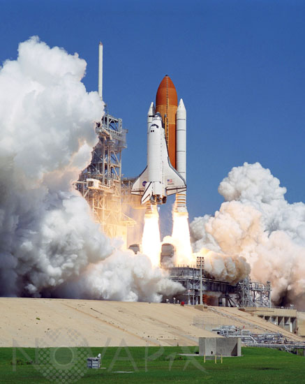 Launch of space shuttle Atlantis 09/2006