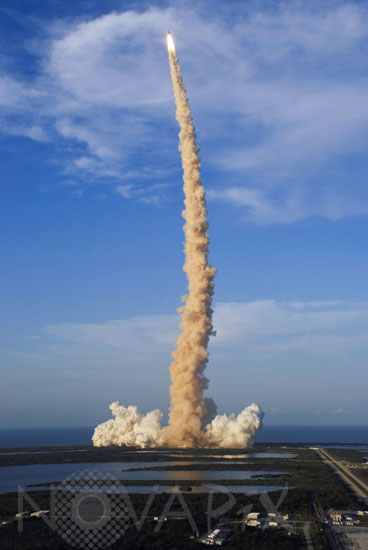 Launch of the space shuttle Atlantis 06/2007