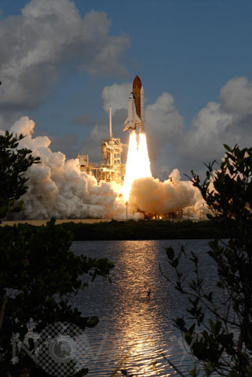Space Shuttle Discovery lift off Oct 23 2007