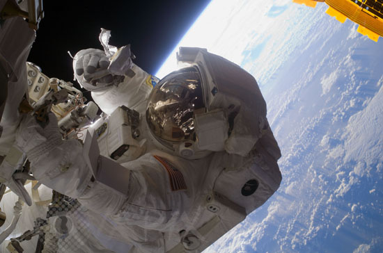 Astronaute dans l'espace