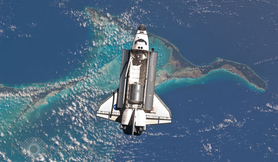 Atlantis en approche de la station spatiale 07/2011