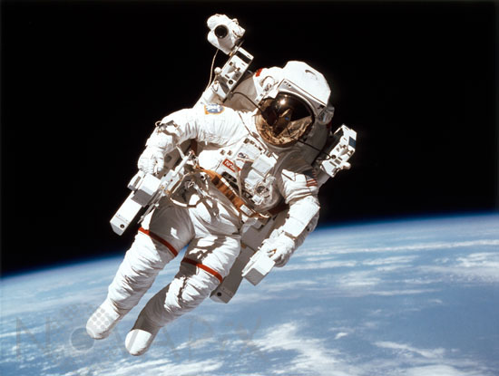 Sortie extra-véhiculaire B.McCandless STS-41-B-02/1984