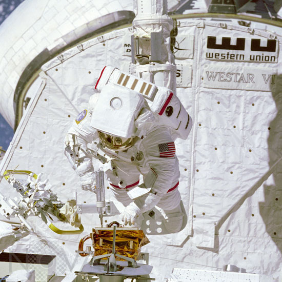 Sortie extra-véhiculaire de B.McCandless STS-41-B-02/1984