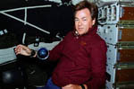 Astronaute et expérience de microgravité