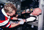 J.Glenn dans la navette Discovery STS-95 -1998