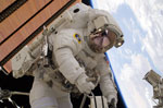 Sortie d'astronaute dans l'espace