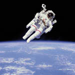 Sortie extra-véhiculaire de B.McCandless STS-41-B-02/1984
