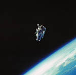 Sortie extra-véhiculaire de Robert L. Stewart. STS-41-B-02/1984