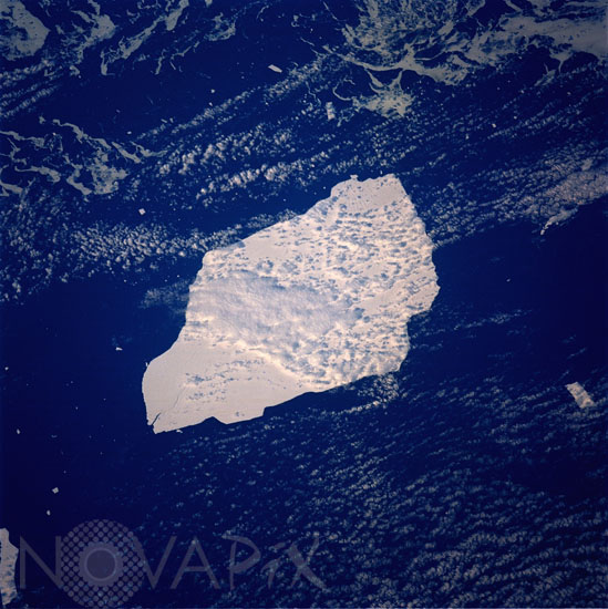 Iceberg afloat