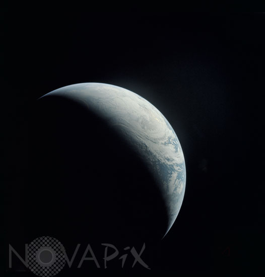 Terre vue par Apollo 4
