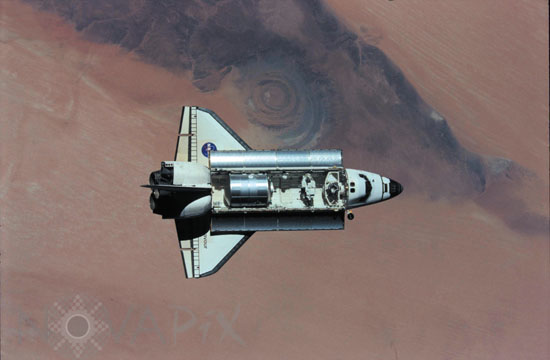 La navette spatiale Endeavour au-dessus de la Mauritanie