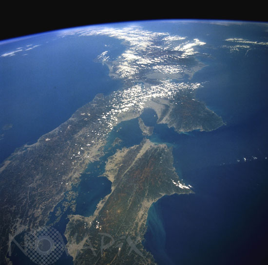 Japon vu par la navette Endeavour 04/1994