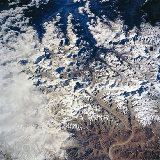 Mont Everest vu de l'espace