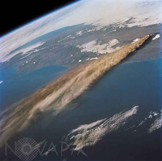 Eruption du volcan Kliuchevskoi (Russie) vue depuis l'espace