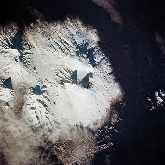 The Kliuchevskoi volcano seen from space 10/1994