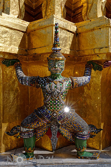 Wat Phra Kaeo - Chedi Doré - Détail