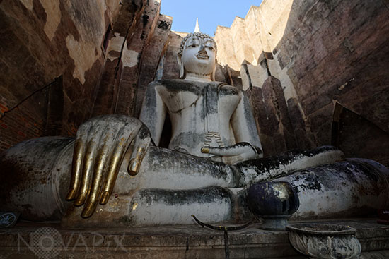 Wat Si Chum - Sukhothaï