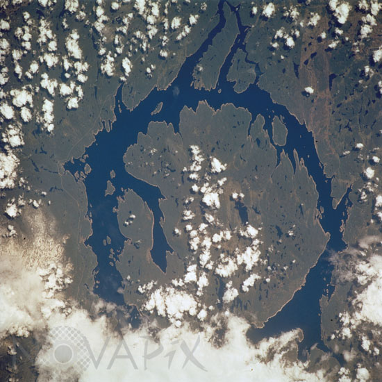 Cratère Manicouagan -Québec- vu par navette 06/2002