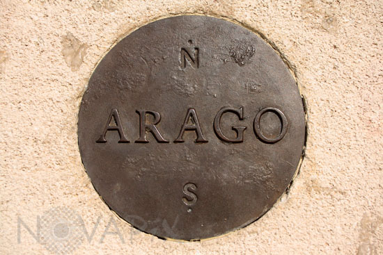 Arago medallion in Paris