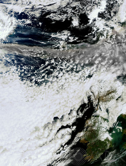 Volcanic ash cloud above United Kingdom