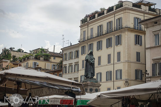 Statue de Giordano Bruno à Rome