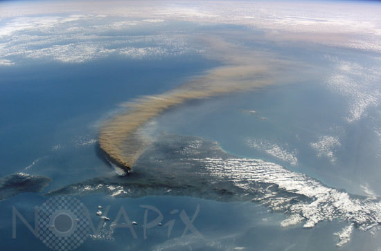 Mt Etna eruption. 10/2002