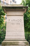 Socle de l'ancienne statue d'Arago à Paris