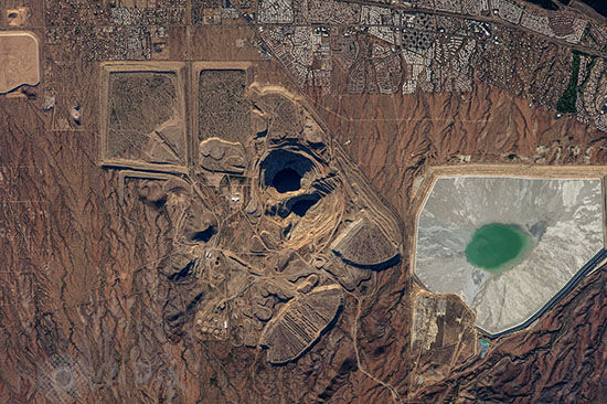 Twin Buttes Open pit Copper mine - Arizona