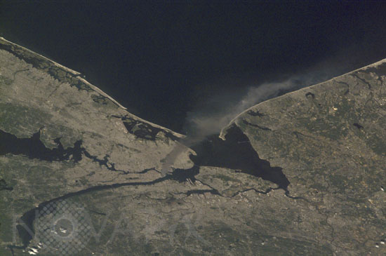 Smoke plume from Manhattan, New York City- 11/09/2001