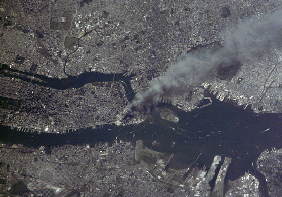 L'île de Manhattan, New York, vue de l'espace - 11/09/2001