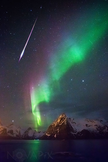 Aurore boréale et étoile filante observées en Norvège 