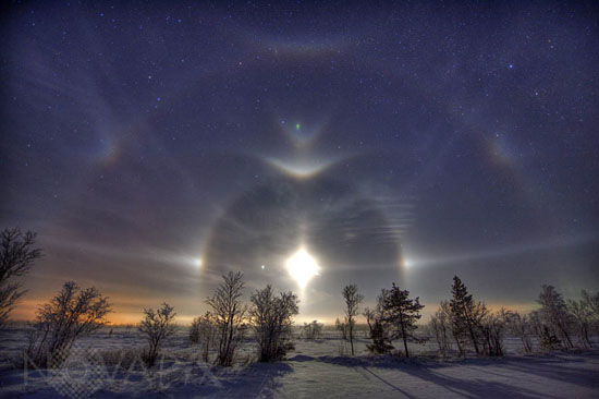 Halo autour de la Lune et Paraselene