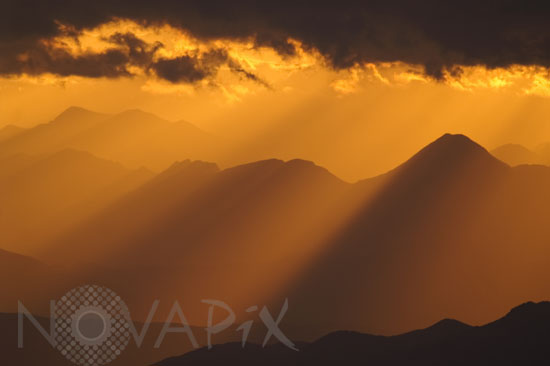 Lever de Soleil sur les Pyrénées