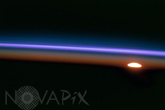 Lever de soleil vu depuis la navette Endeavour 09/1992