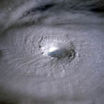 Typhon Odessa vu par Discovery. 08/1985