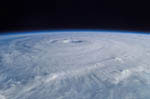 Ouragan Isabel vu par la station spatiale internationale. 09/2003