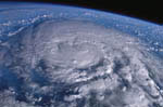 Typhon Sangda vu depuis ISS. 09/2004
