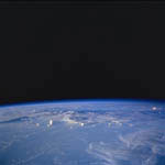 Atmosphère et nuages vus depuis la navette spatiale
