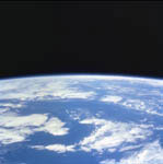 La Terre vue depuis la navette  spatiale Discovery. 12/1999