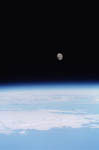 La Lune au-dessus de la Terre