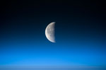 La Lune au-dessus de l'atmosphère terrestre