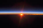 Atmosphère de la Terre et coucher de soleil 04/2008