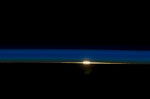 Atmosphère de la Terre et lever de soleil 07/2009